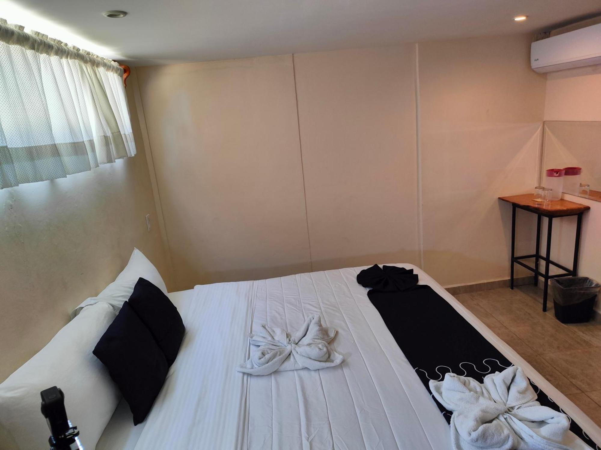 Ashly Loma Larga Hotel Acapulco Bagian luar foto